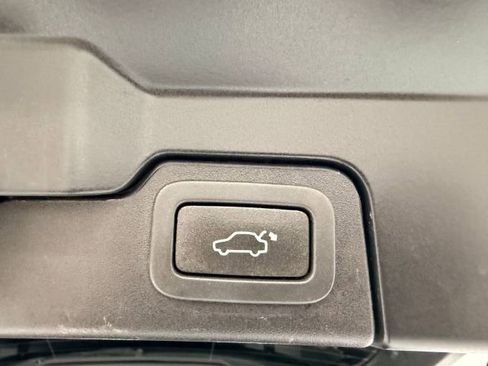 Used 2018 Land Rover Range Rover Evoque HSE image 32