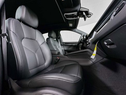 New 2026 Porsche Macan image 29