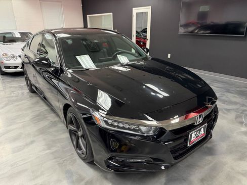 Used 2018 Honda Accord Sport image 2