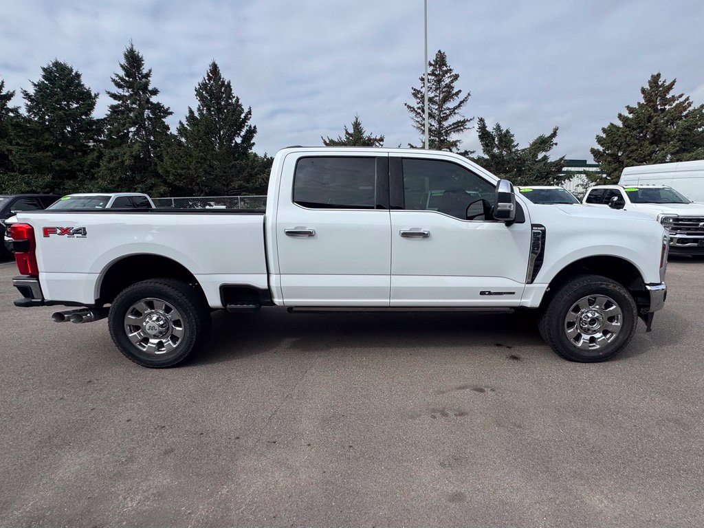 Used 2024 Ford F350 4x4 Crew Cab Super Duty image 7