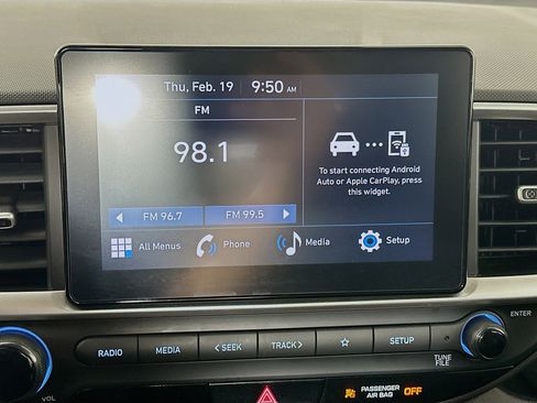 Used 2025 Hyundai Venue SEL image 21