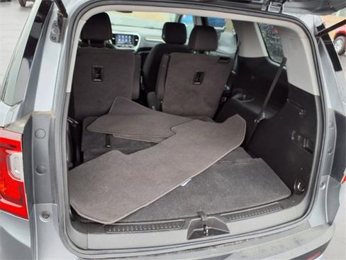 Used 2021 GMC Acadia SLE image 25