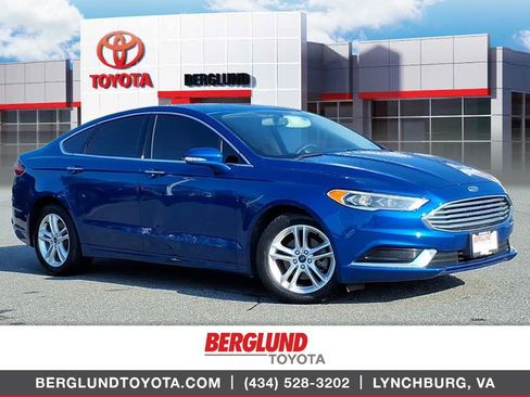 Used 2018 Ford Fusion SE w/ Fusion SE Technology Package FWD image 1