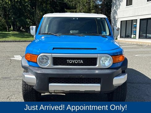 Used 2007 Toyota FJ Cruiser 4WD w/ Upgrade Pkg 2 image 2