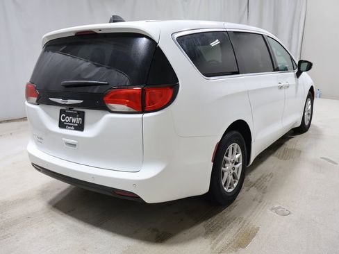 New 2026 Chrysler Voyager LX image 4