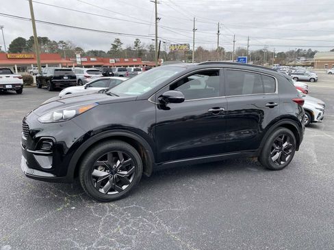 Used 2022 Kia Sportage Nightfall Edition image 9