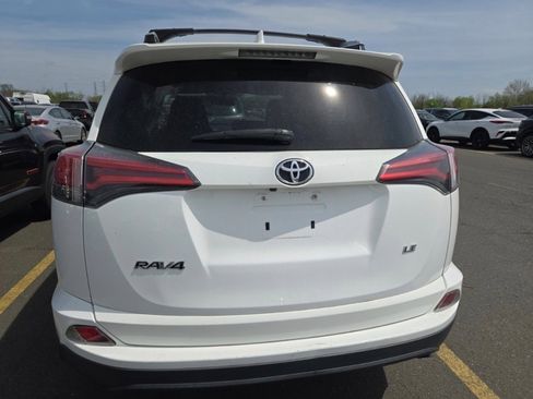 Used 2016 Toyota RAV4 LE image 5