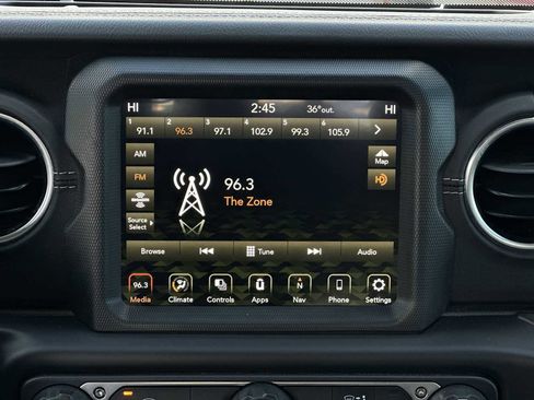 Certified 2020 Jeep Gladiator Overland image 12