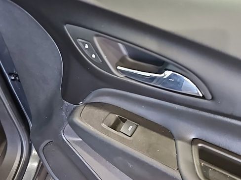 Used 2023 Chevrolet Equinox LT image 12