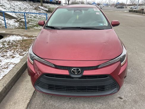 Used 2023 Toyota Corolla LE image 2