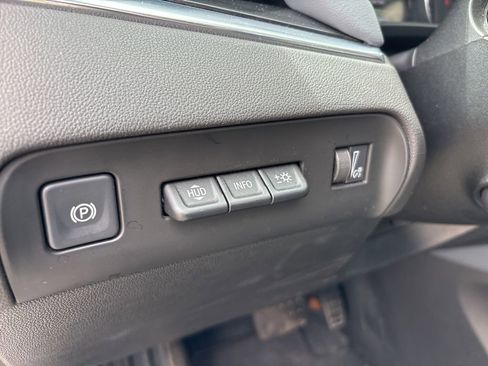 Used 2022 Buick Enclave Premium FWD image 16