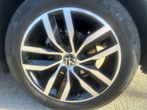 Used 2025 Volkswagen Jetta SE image 32