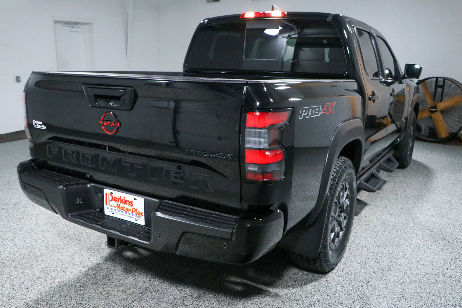 Used 2023 Nissan Frontier PRO-4X w/ Pro-4X Premium Package AWD/4WD image 7
