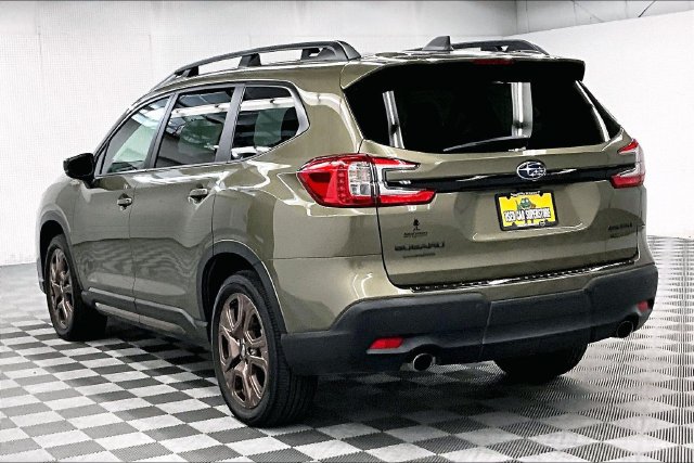 Used 2025 Subaru Ascent Bronze Edition AWD/4WD image 2