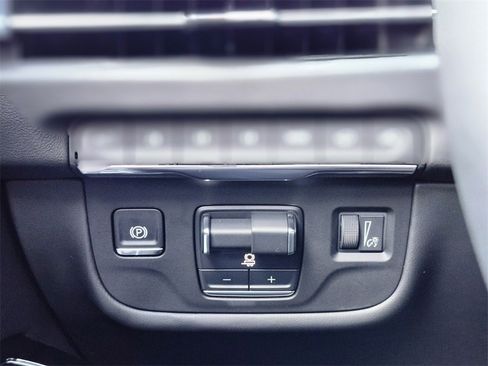 Certified 2025 Cadillac Escalade Sport w/ Touring Package image 25