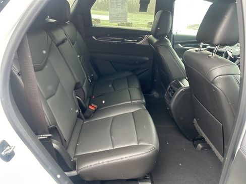 Certified 2022 Cadillac XT5 Premium Luxury image 12