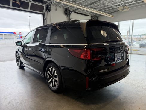 Used 2026 Honda Odyssey EX-L image 4