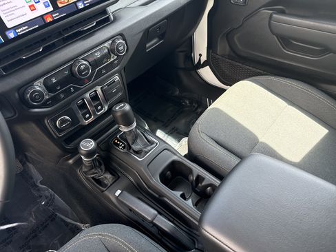 Used 2025 Jeep Wrangler Sport image 26
