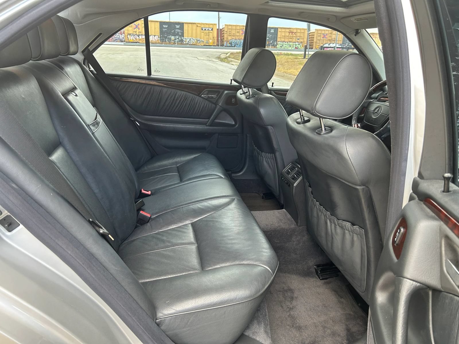 Used 1999 Mercedes-Benz E 430 Sedan image 31
