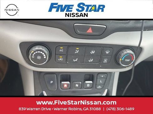Used 2019 GMC Terrain SLE FWD image 19