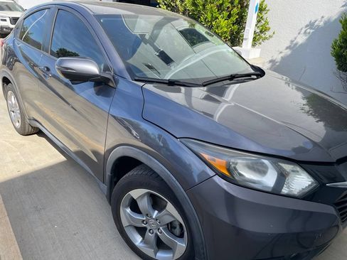 Used 2016 Honda HR-V EX image 11