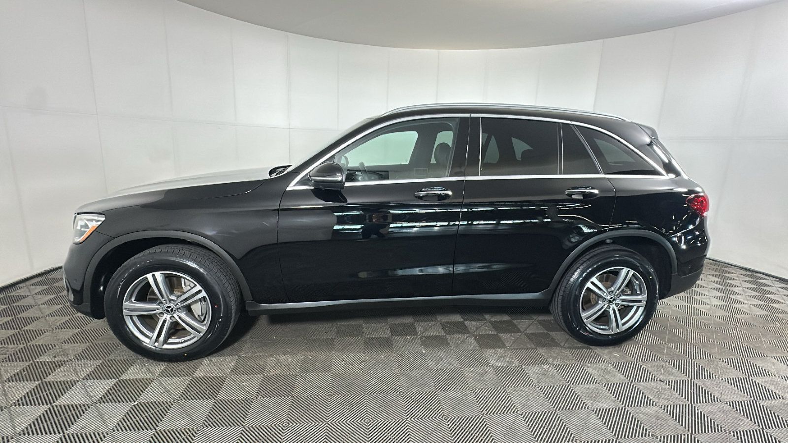 Used 2022 Mercedes-Benz GLC 300 4MATIC image 5