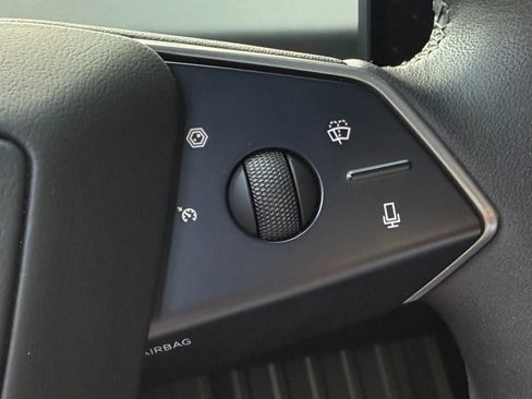 Used 2024 Tesla Cybertruck AWD Crew Cab image 31