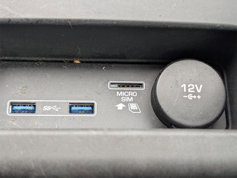 Used 2020 Land Rover Discovery SE image 20