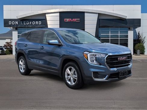 Certified 2024 GMC Terrain SLE AWD/4WD image 1