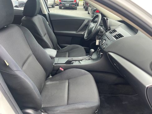 Used 2013 MAZDA MAZDA3 i SV image 12