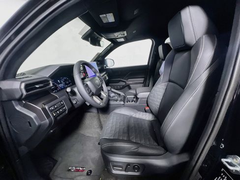 Used 2025 Toyota 4Runner TRD Off-Road Premium AWD/4WD image 14
