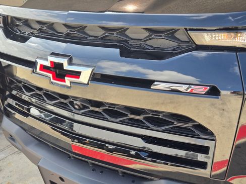 Certified 2025 Chevrolet Colorado ZR2 w/ Technology Package AWD/4WD image 4