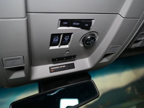 Used 2019 Chevrolet Suburban Premier AWD/4WD image 47