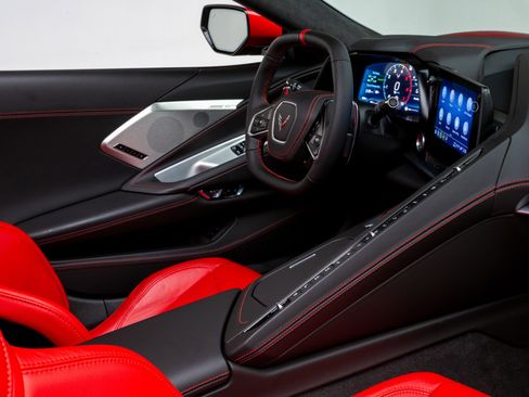 Used 2023 Chevrolet Corvette Stingray Premium Cpe w/ Z51 Performance Package RWD image 32