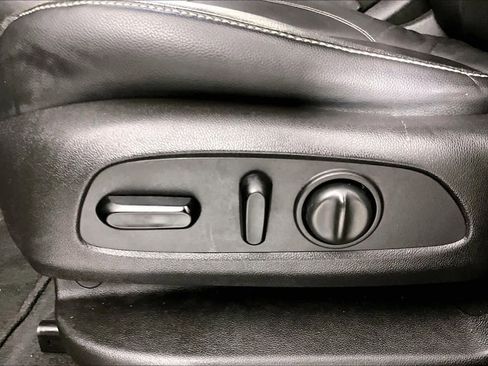 Used 2017 GMC Acadia SLT image 31