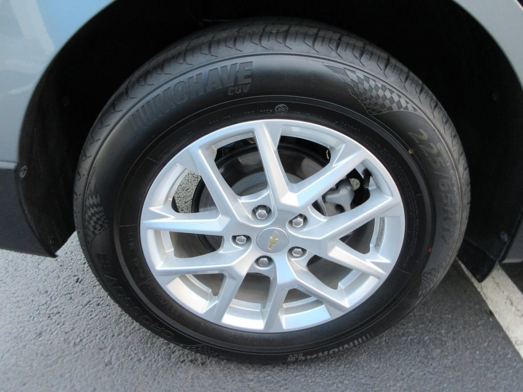 Certified 2024 Chevrolet Equinox LT AWD/4WD image 9