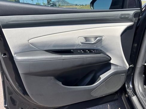 Used 2025 Hyundai Tucson Limited AWD/4WD image 12