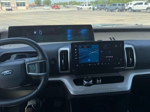 Used 2025 Ford Expedition Active AWD/4WD image 12