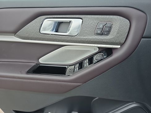 New 2026 Ford Explorer Platinum image 30