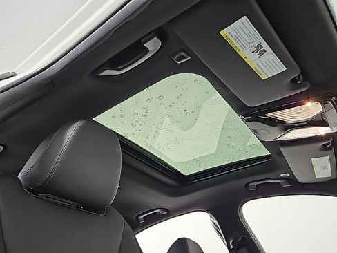 Used 2023 BMW 330i Sedan w/ Driving Assistance Package image 18