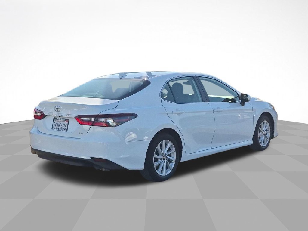 Used 2024 Toyota Camry LE FWD image 5