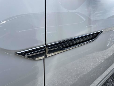 Used 2020 Volkswagen Atlas Cross Sport SEL R-Line FWD image 6