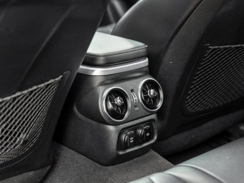 Used 2022 Kia Stinger GT2 image 37