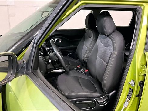 Used 2017 Kia Soul + image 23