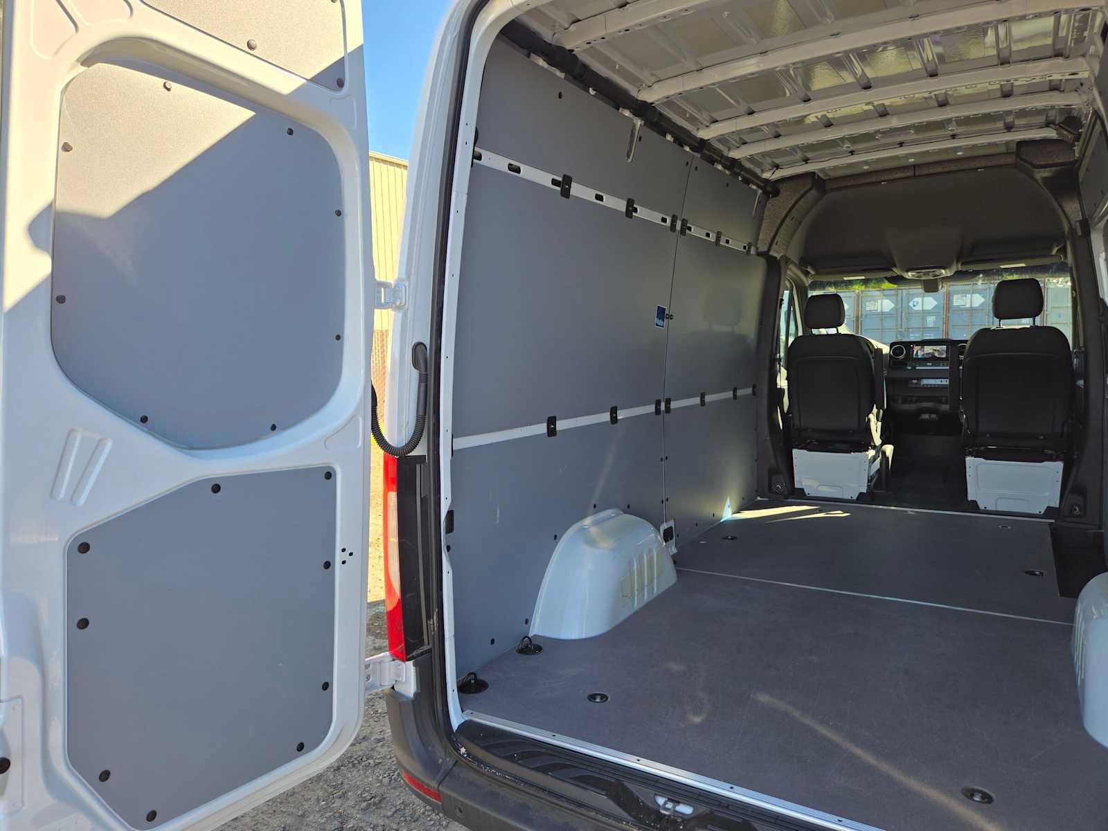 Used 2026 Mercedes-Benz Sprinter 2500 image 18