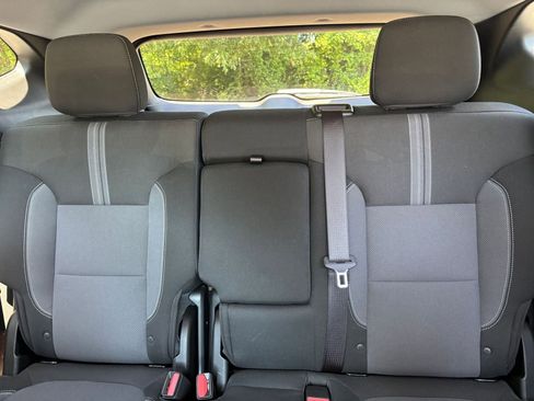 Used 2025 Chevrolet Blazer LT FWD image 39