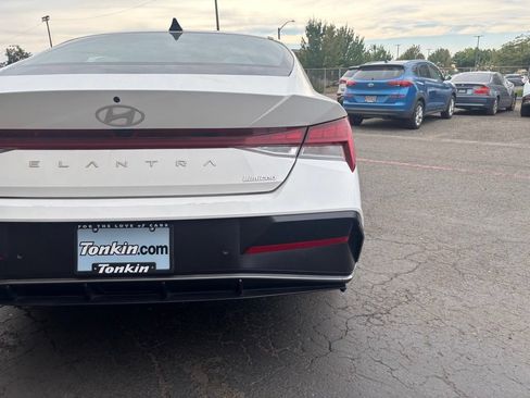 Certified 2024 Hyundai Elantra Limited FWD image 6