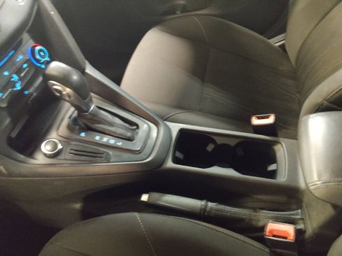 Used 2017 Ford Focus SE FWD image 26