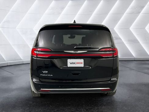 Used 2026 Chrysler Pacifica Select FWD image 5