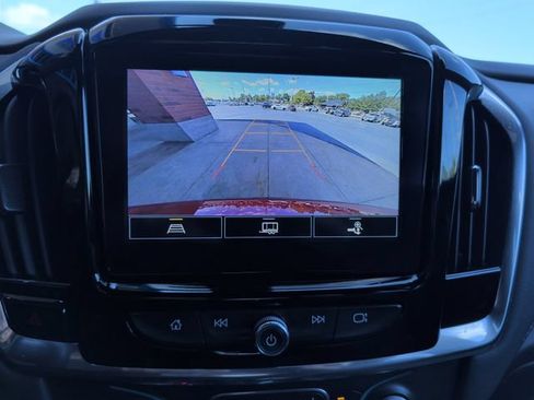Used 2023 Chevrolet Traverse LT FWD image 31